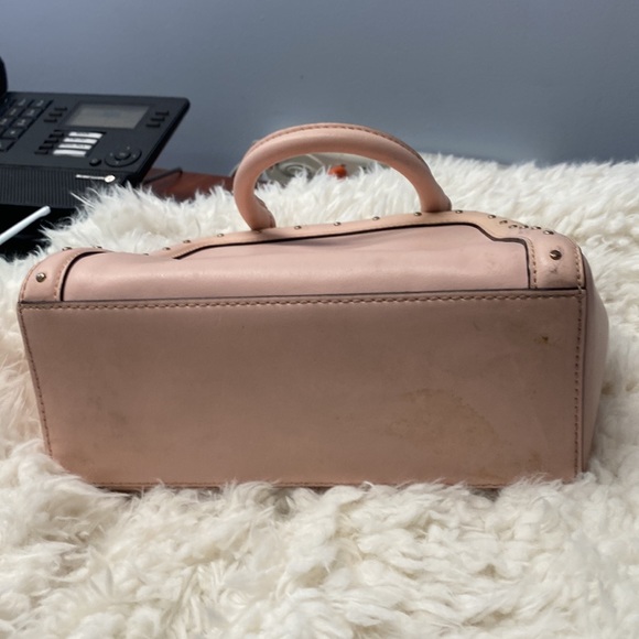 Súper cute pink Kate spade clutch purse.  Gently used. - Picture 4 of 5